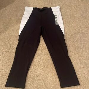 Forever 21 Black/White Capri leggings - Medium - Never worn
